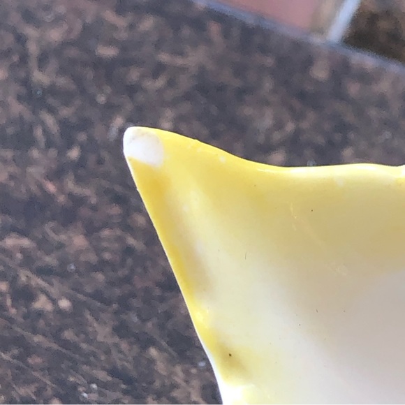 VINTAGE ENGLISH DENTON BONE CHINA LEAF SHAPE SMALL DISH RAISED FLOWER - Picture 5 of 6